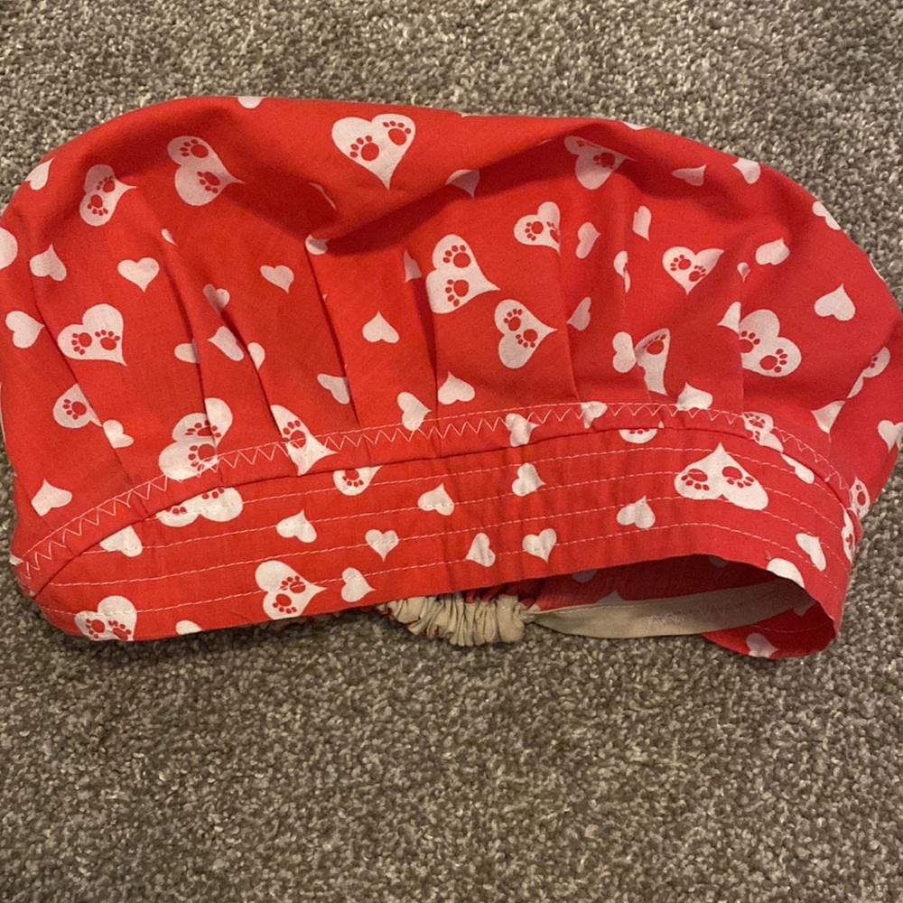 Set of 2 Surgical Bouffant caps Scrub Nurse Dog Cat Heart Roses Red Homemade hat - Picture 4 of 12